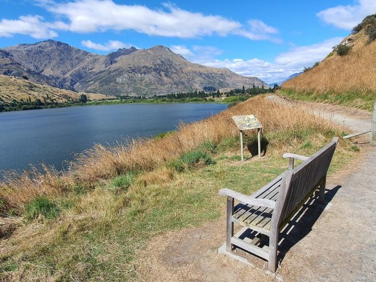 Views along the Lake Hayes Walkway near Queenstown 5 - Copyright Freewalks NZ