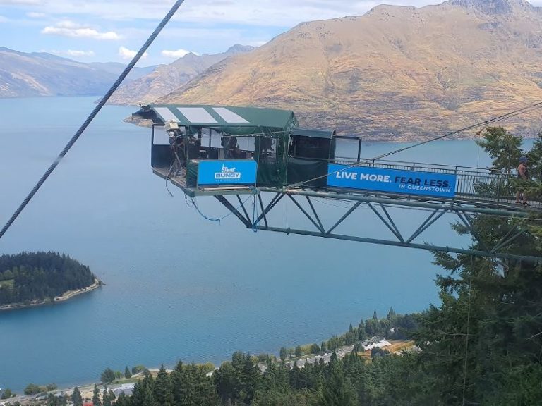 Views of the Bungy at the end of the Tiki Trail in Queenstown - Copyright Freewalks NZ_800x600