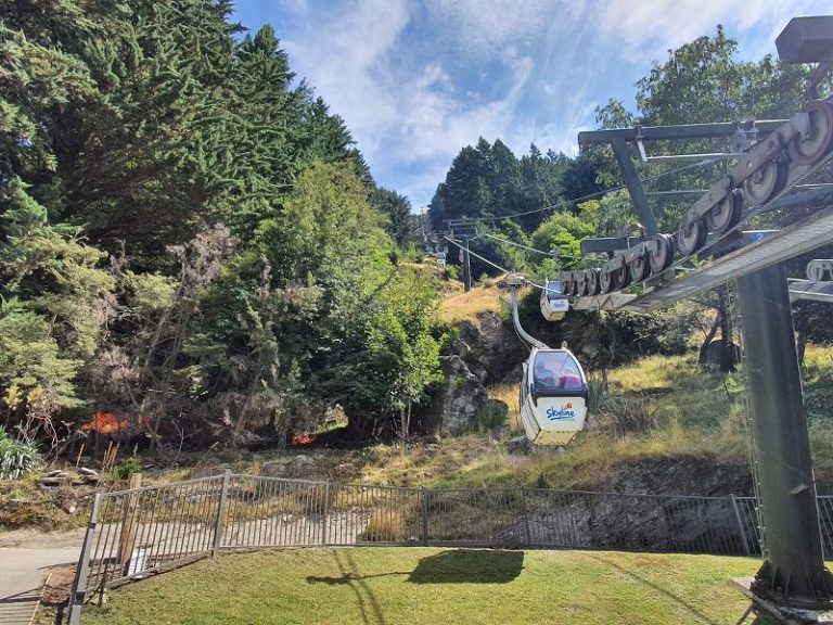 Watching the gondolas come and go at the start of the Tiki Trail in Queenstown - Copyright Freewalks NZ_800x600