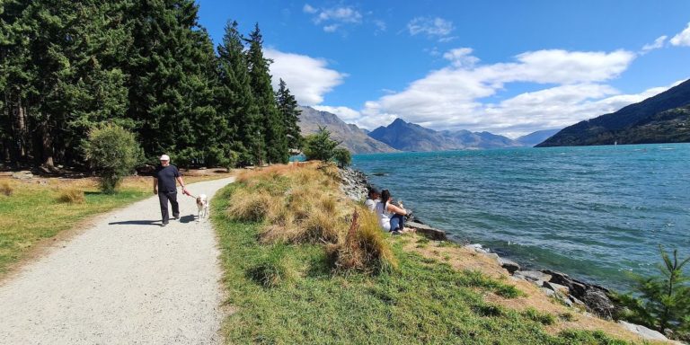 Queenstown Gardens Walk - Copyright Freewalks.nz