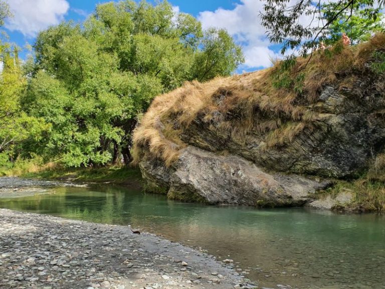 Views of the Arrow River on the Anniversary Walk - Copyright Freewalks.nz