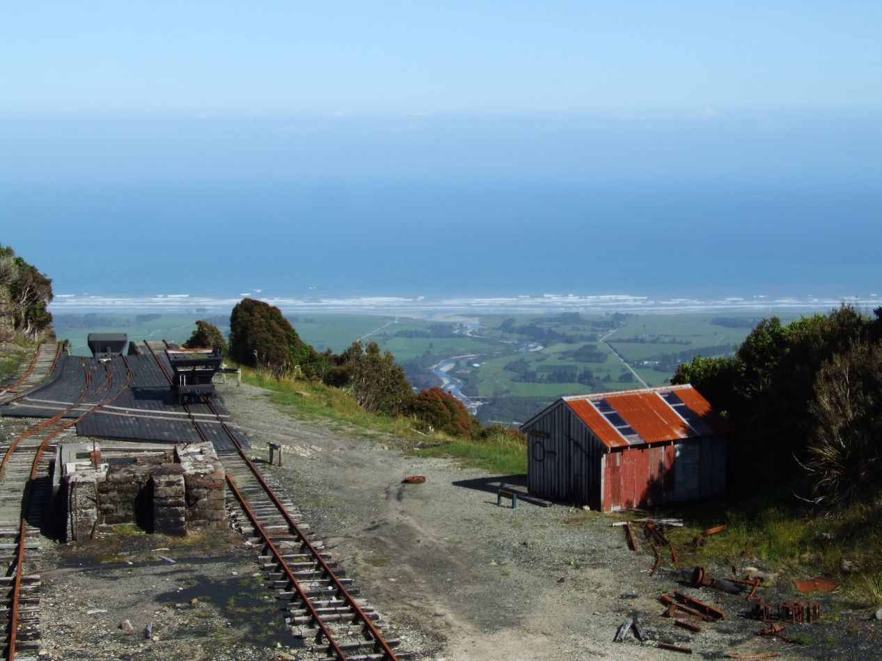 Free Waimangaroa Walking & Hiking Guide - West Coast - New Zealand - View from Denniston Incline - Copyright Freewalks.nz
