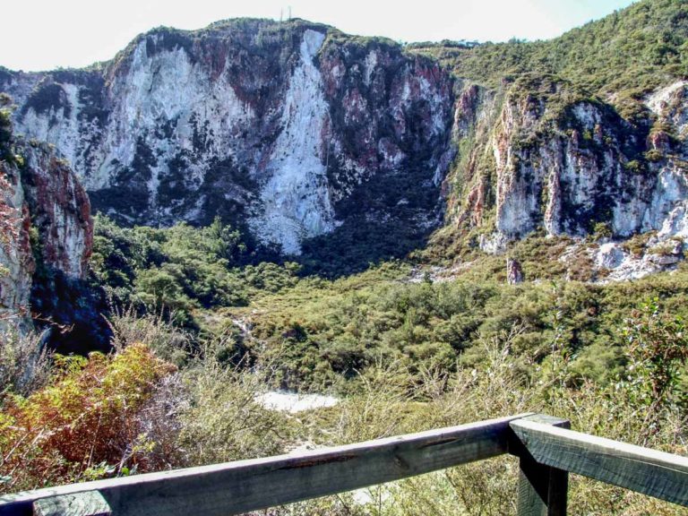 Rainbow Mountain Reserve Walk