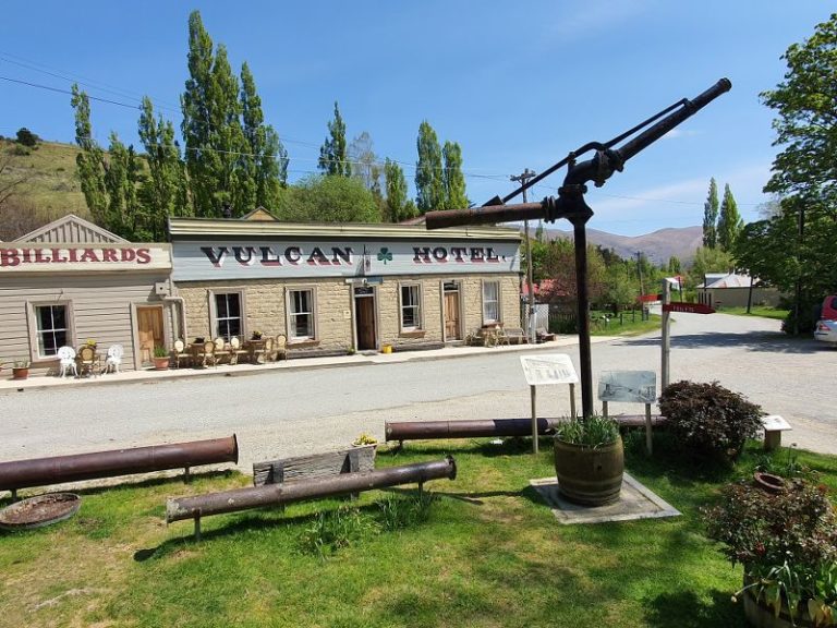 St Bathans Golding Mining Town, South Island - Copyright Freewalks.nz