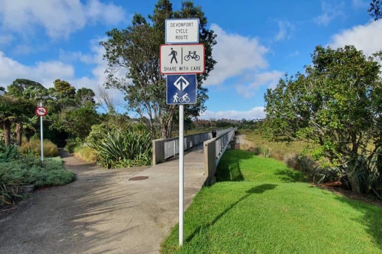 Big footbridge on the walk from Takapuna to Devonport, Auckland - Copyright Freewalks.nz