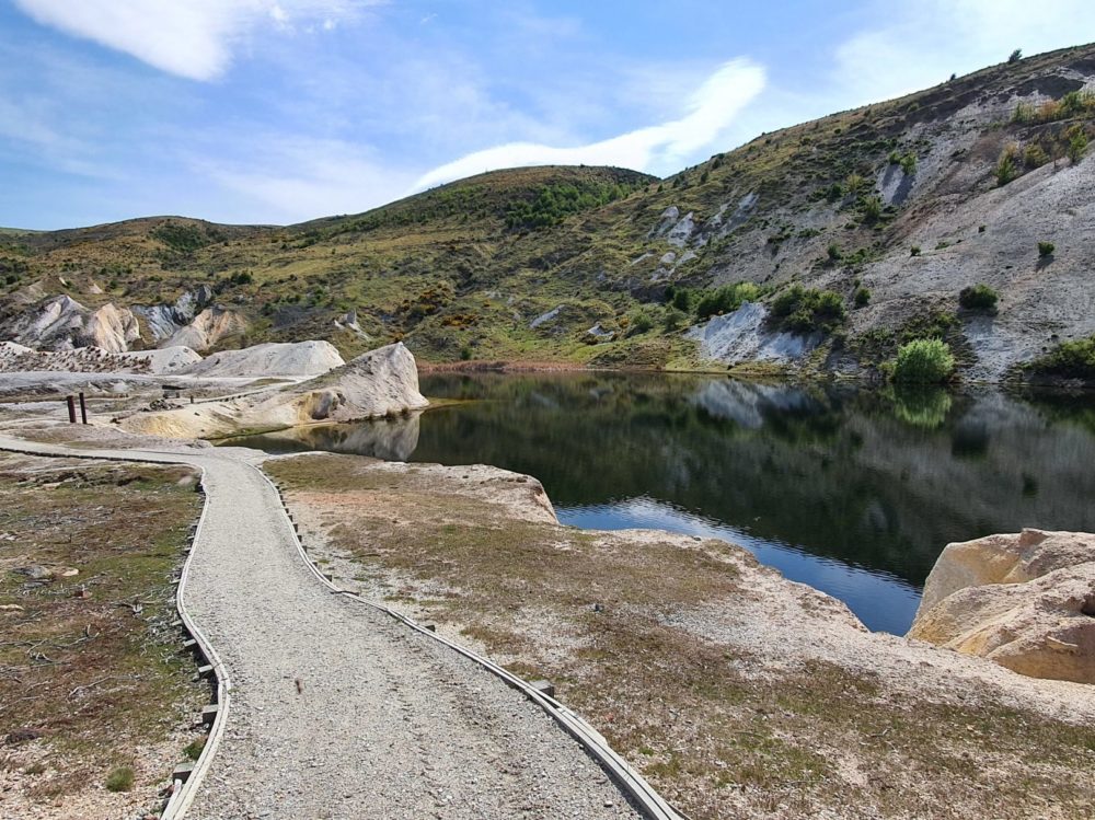 Blue Lake Walk in St Bathans - view of the walking path - Otago - South Island - Copyright Freewalks.nz