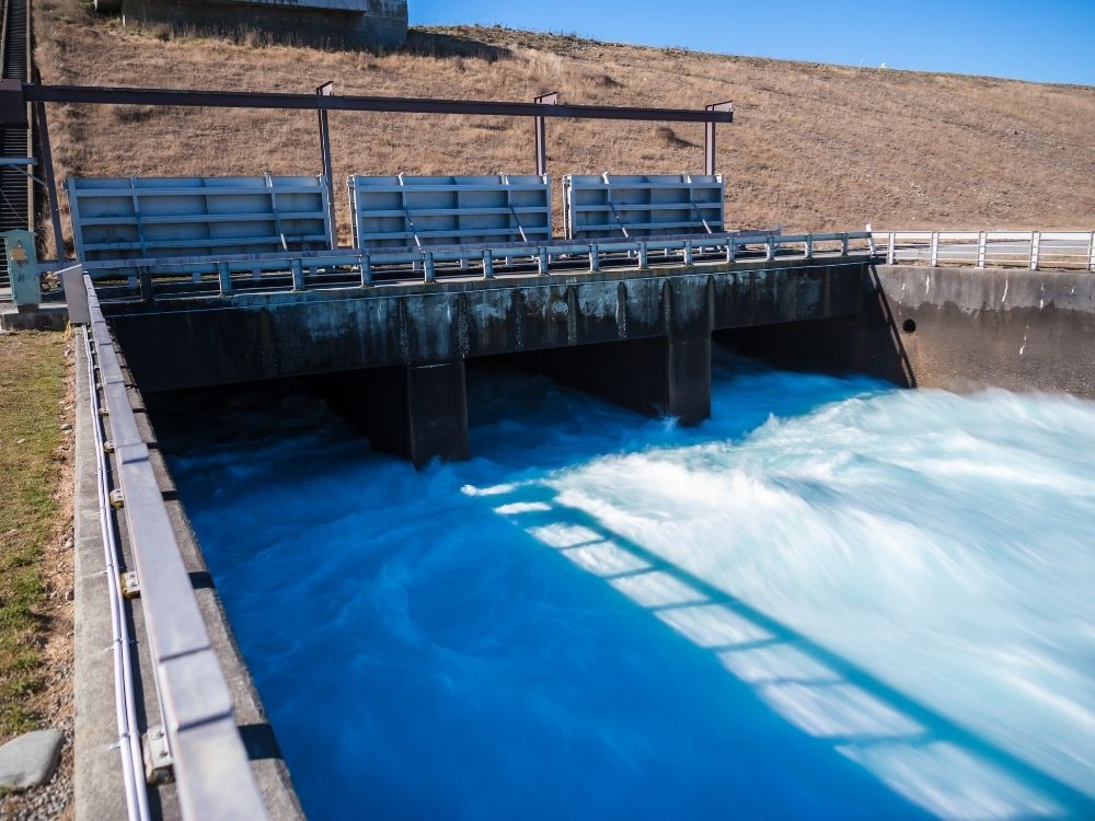 Free Pukaki Kettle Hole Track_ walk - South Island - New Zealand - View of the Pukaki Dam