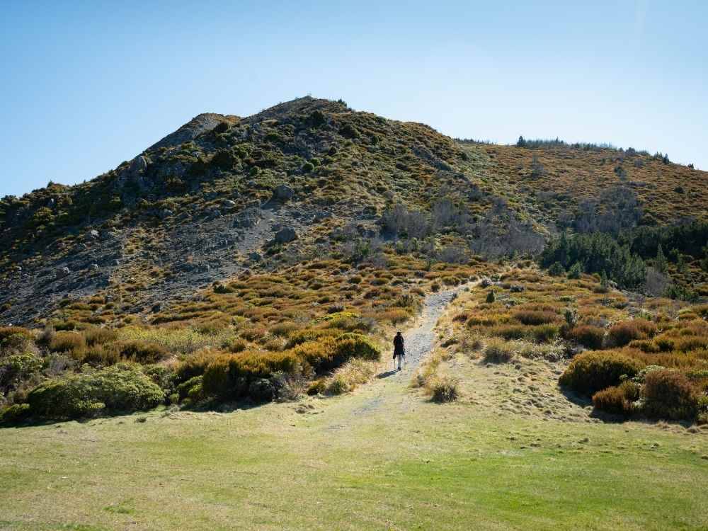 Hiking towards the Mt Fyffe summit from Mt Fyffe hut