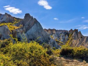 Rock formations on the Dashing Rocks Walk, Timaru, New Zealand Freewalks.nz