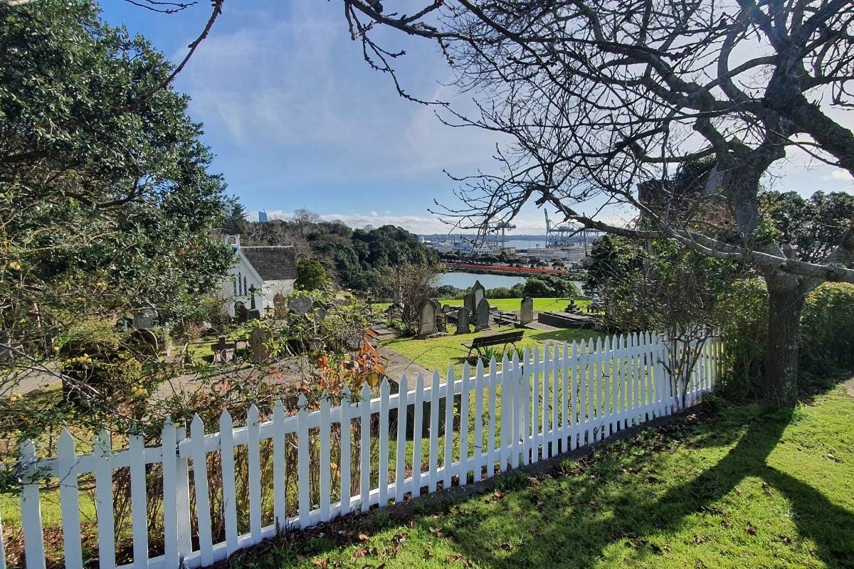 St Stephens Church and historic graveyard on the Judges Bay Path in Auckland - Walk by Freewalks.nz