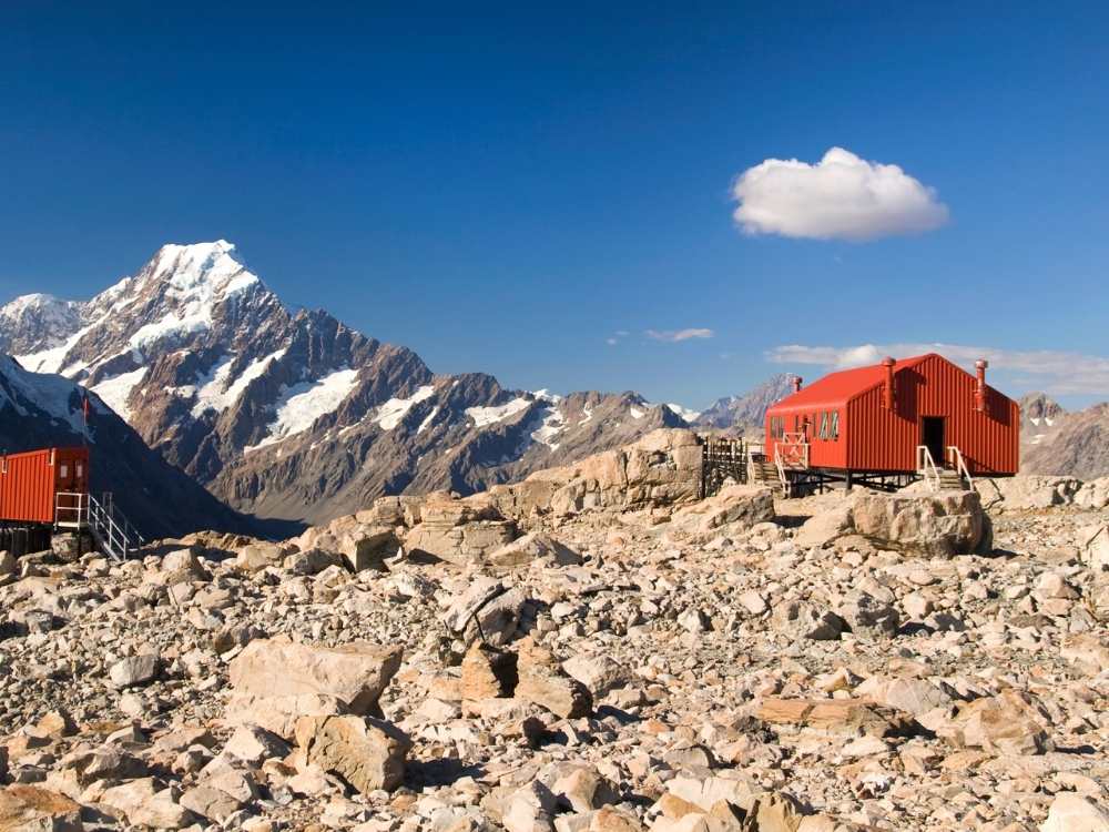 Stunning view of Mueller Hut in Mt Cook