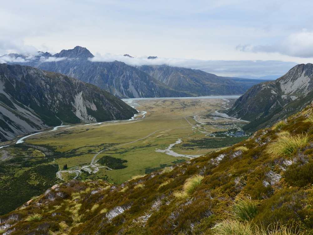 Stunning views over the Sealy Tarns Track at Mt Cook, New Zealand Freewalks.nz