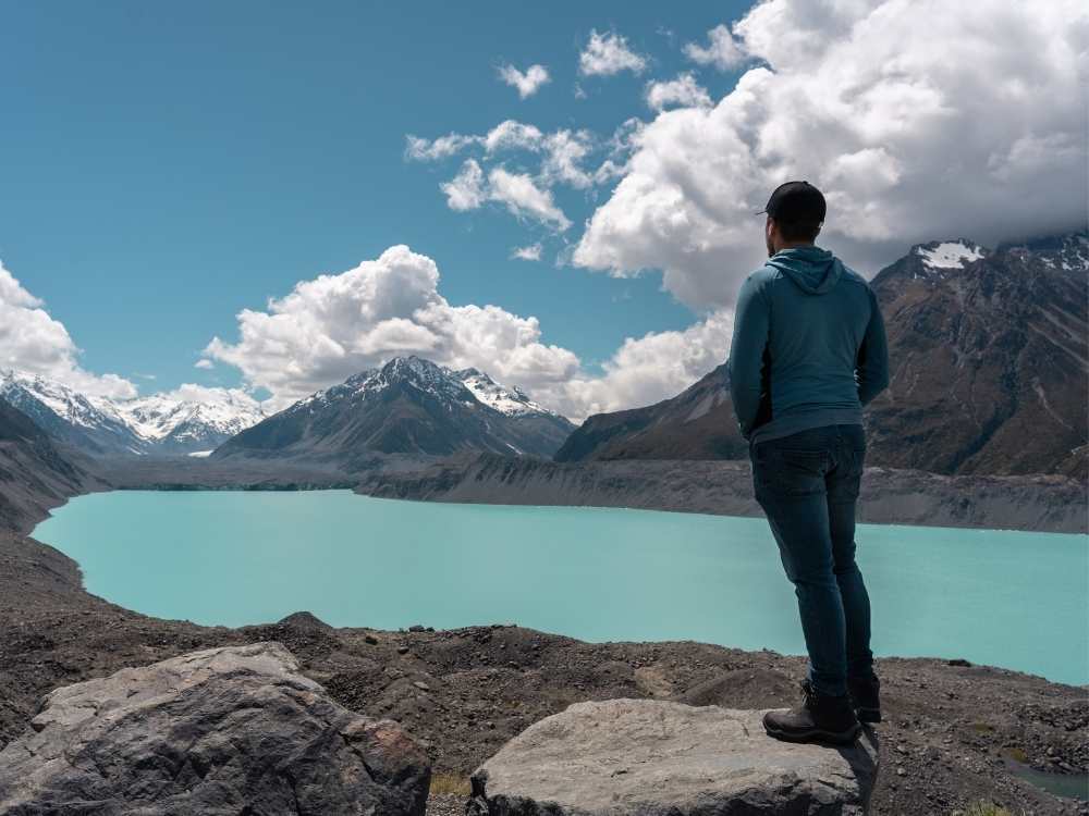 The Ball Hut Route track takes you along the length of the Tasman Lake in New Zealand Freewalks.nz (1)