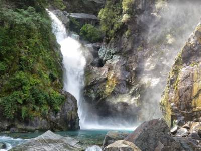 Hidden Falls on the Hollyford Track near Milford Sound - Freewalks.nz|Hidden Falls on the Hollyford Track near Milford Sound - Freewalks.nz