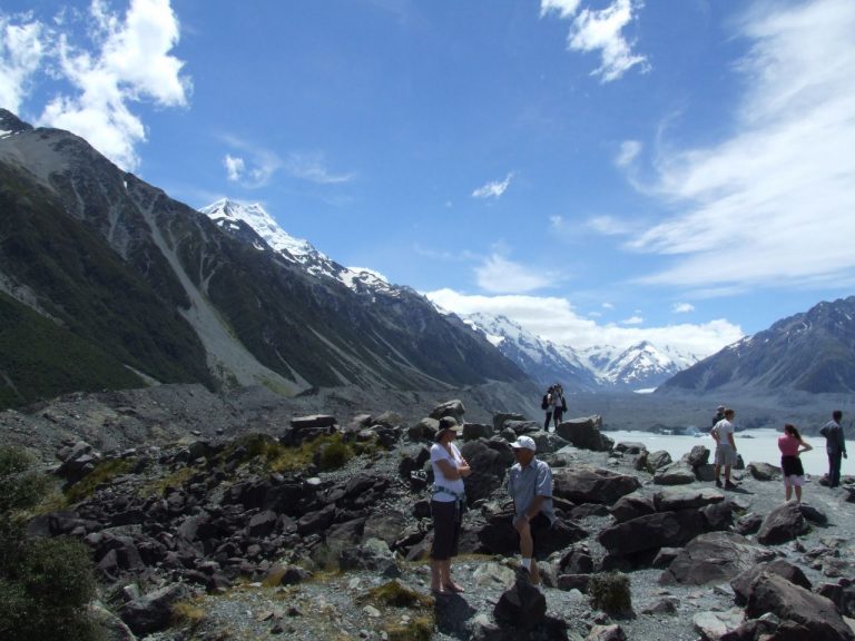 Tasman Glacier Lake lookout point with lots of other people