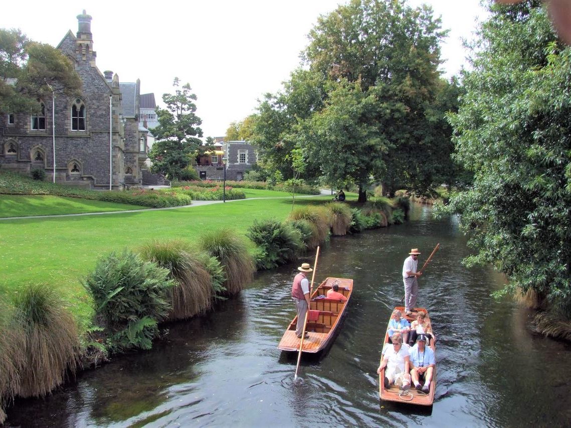 Christchurch walks and hiking in Canterbury - Avon River Walk -Copyright Freewalks.nz-4