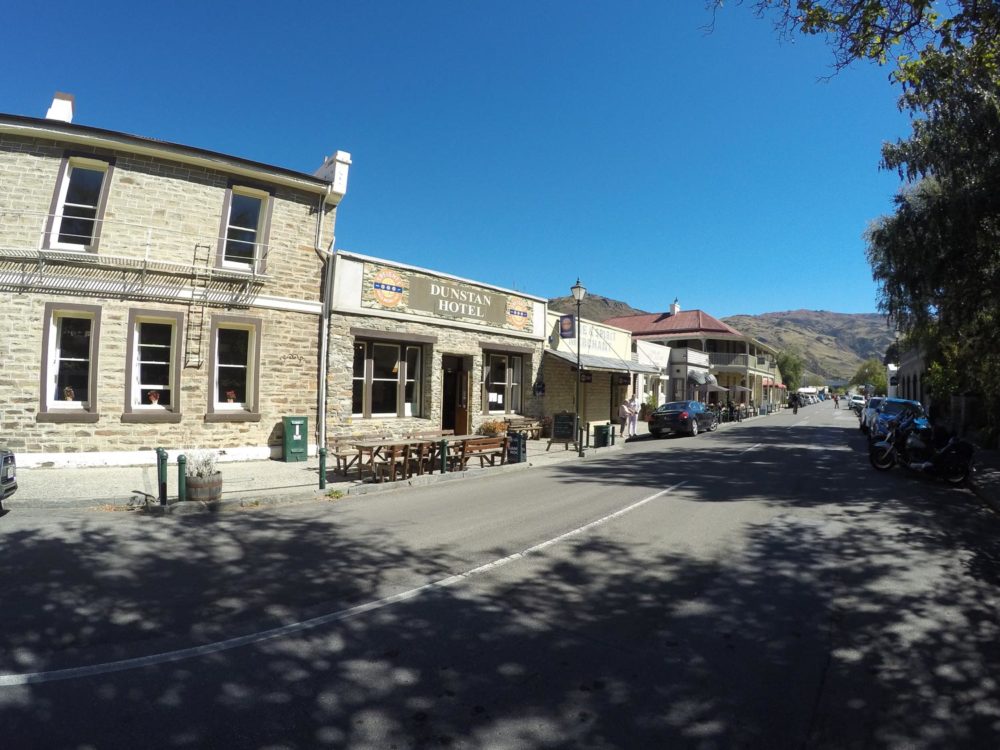 Clyde Walks and Hikes - Otago Region - South Island - Clyde Main Street - Copyright reewalks.nz