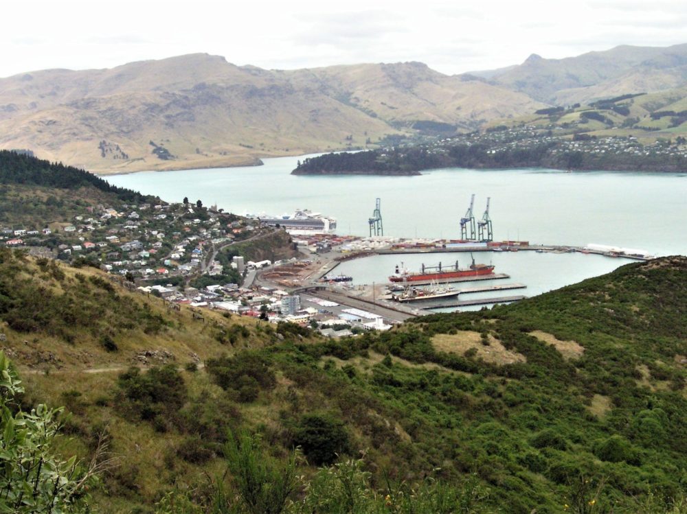 Lyttelton walks and hiking in Christchurch Canterbury -Copyright Freewalks.nz-Bridle track