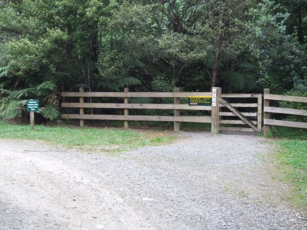 Car park and entrance to the walk