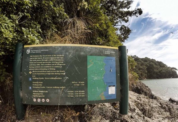 Signpost at the start of the walk just before the hill climb