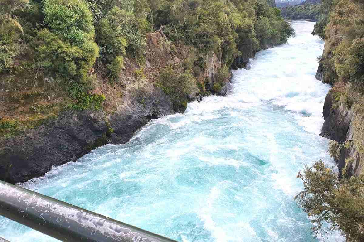 The world famous Huka Falls in Taupo - Freewalks.nz (4)