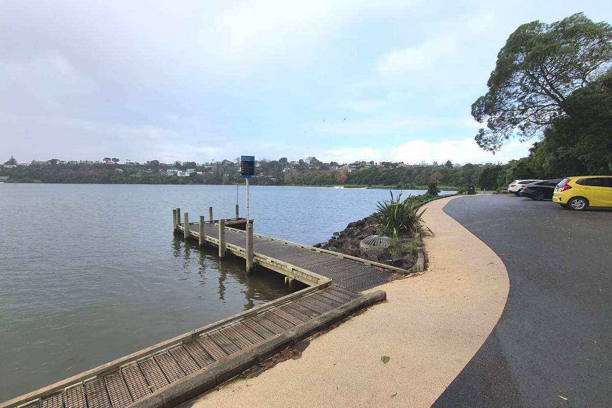 Car park and dock on the Orakei Basin Loop Path in Auckland by Freewalks.nz