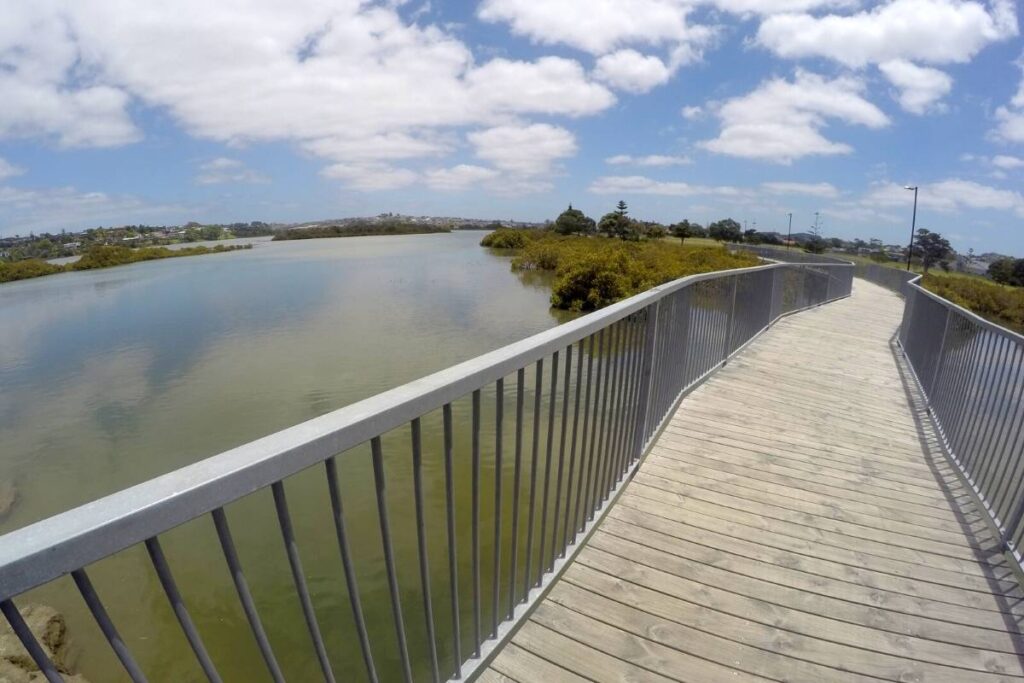 Lovely boardwalk section on the Te Ara Tahuna - Ōrewa Estuary Path just out of Auckland by Freewalks nz