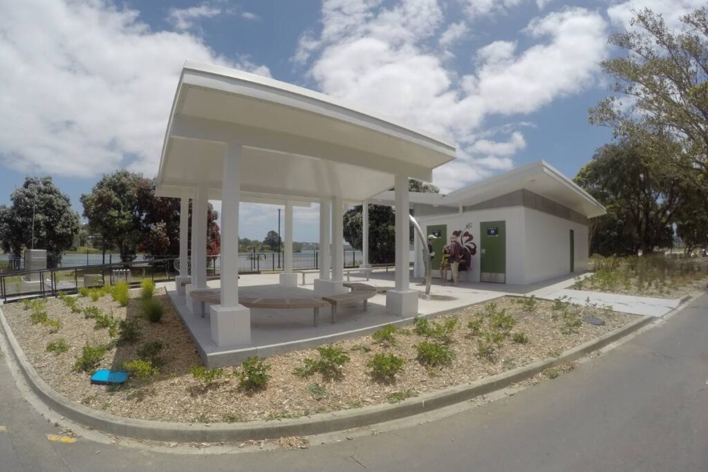 Toilet block at the start of the Te Ara Tahuna - Ōrewa Estuary Path just out of Auckland by Freewalks nz (1)