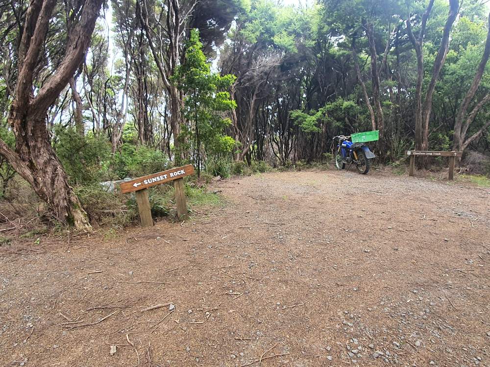 Sign to short detour to Sunset Rock lookout on the Glenfern Loop Track at Port Fitzroy on Great Barrier Island by Sandra from Freewalks.nz New Zealand