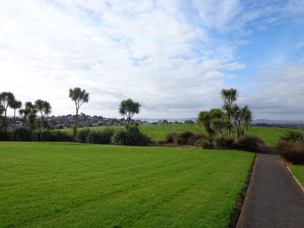 The view from the top of Flaunty Reserve across Auckland Harbour to the city can be breathtaking.