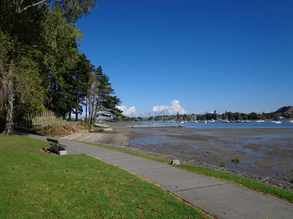 Beautiful beach view along Pakuranga Kentigern Loop