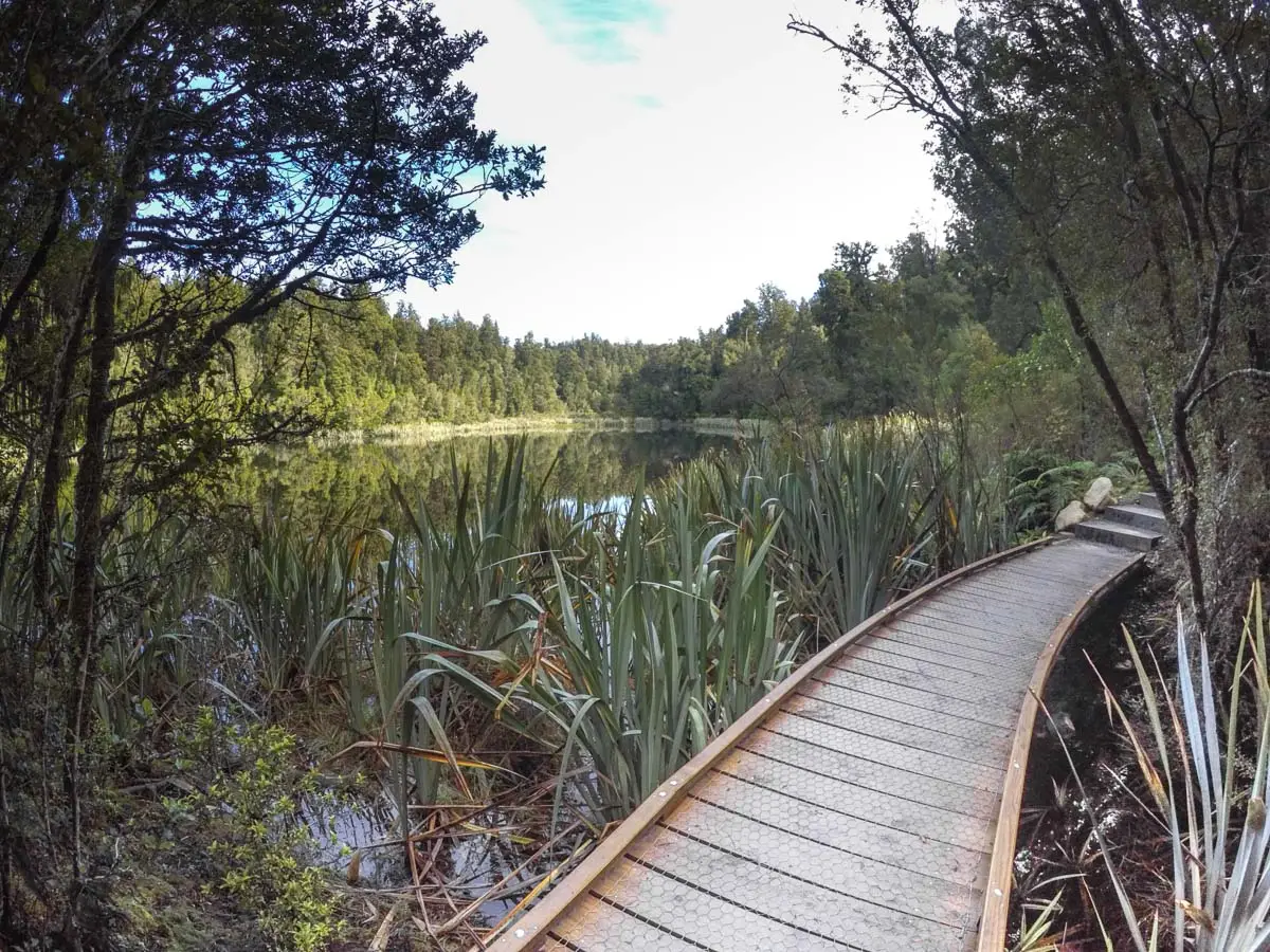 Lake Matheson stunning views from the boardwalk of the lake