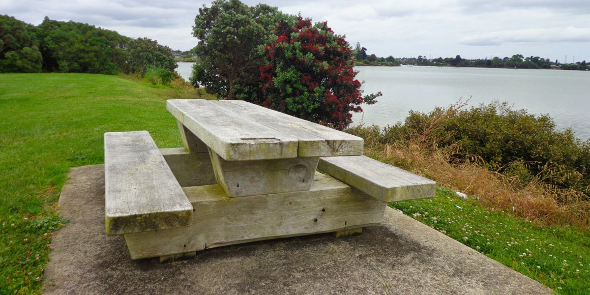 Picnic table at Seaside Park at Otahuhu