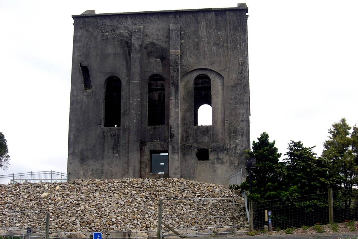 Martha Goldmine Pit Rim Walkway in Waihi