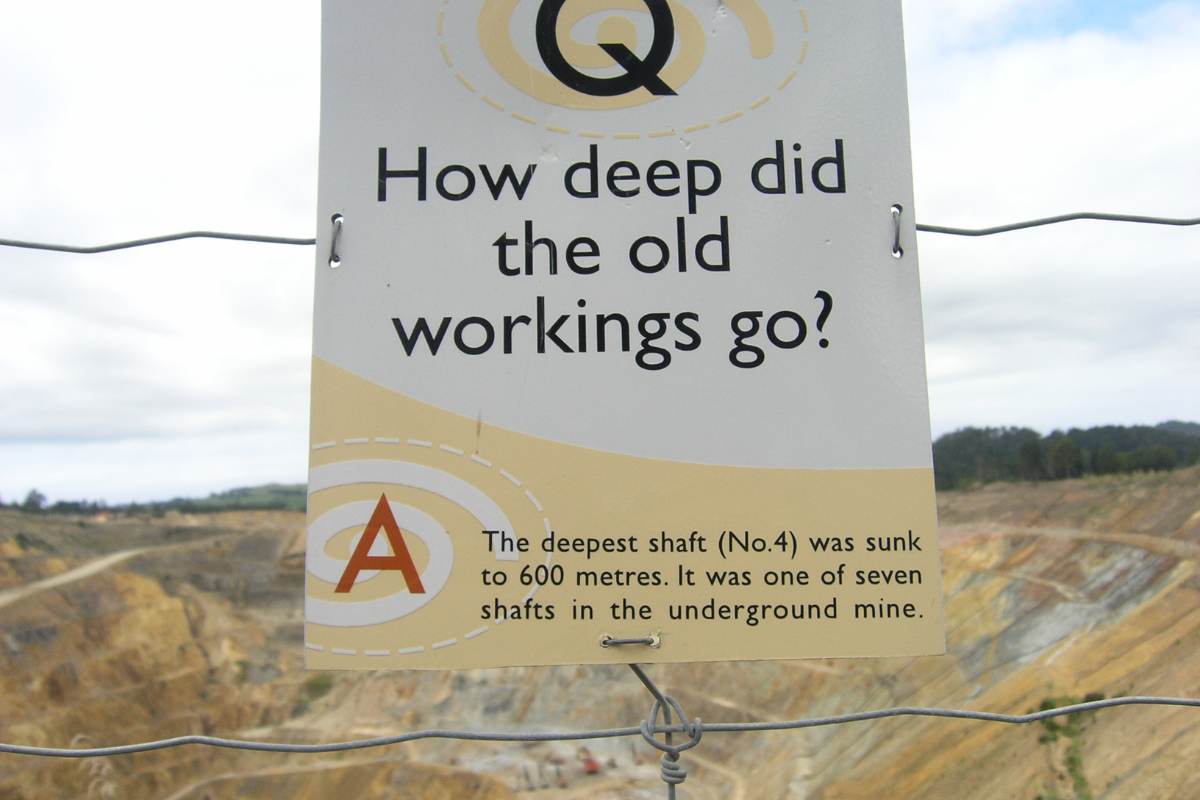 Martha Goldmine Pit Rim Walkway in Waihi