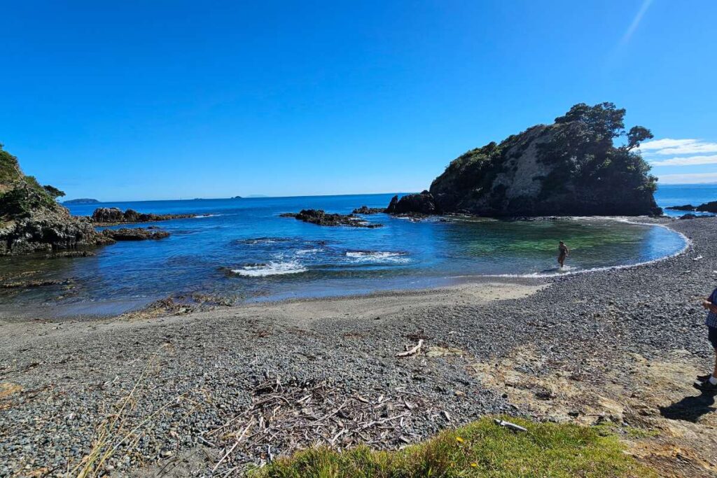 Crystal clear water at Island Bay on the Matiatia Owhanake loop, Waiheke Island