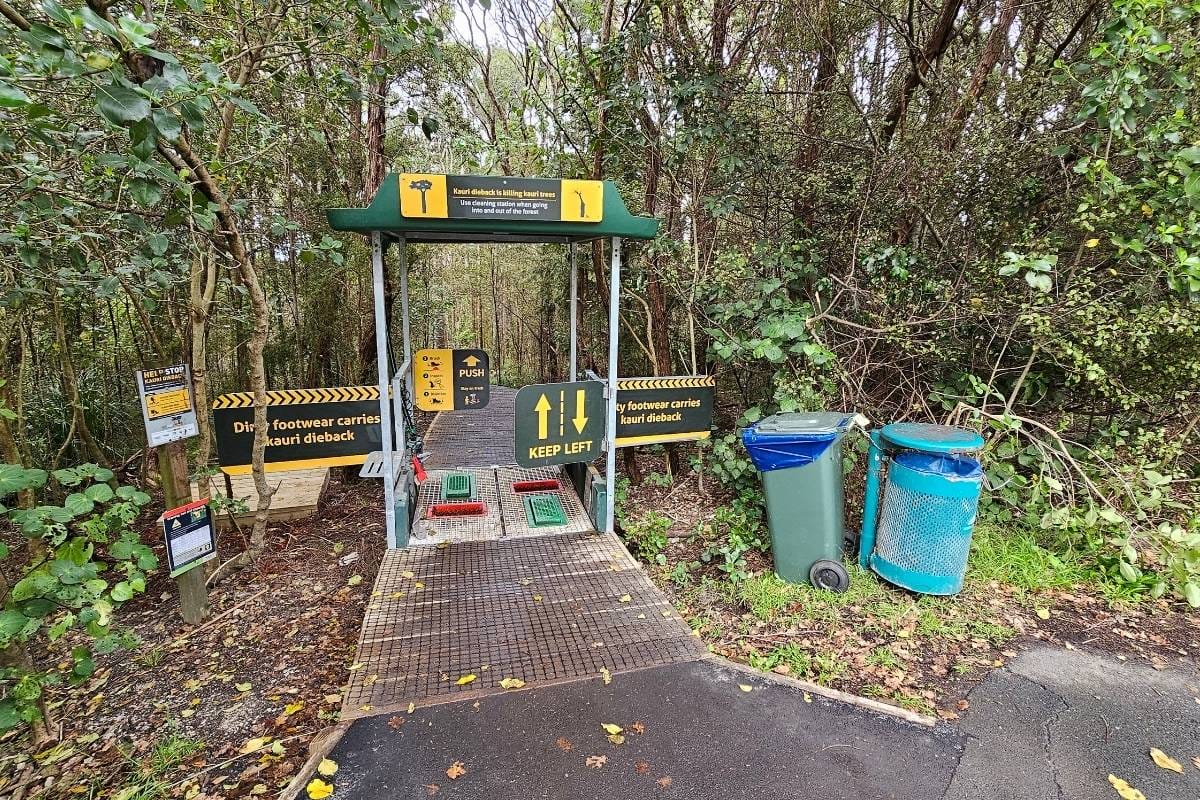 Boot cleaning station to prevent Kauri dieback in the bush at the start of the Kauri Glen Walk
