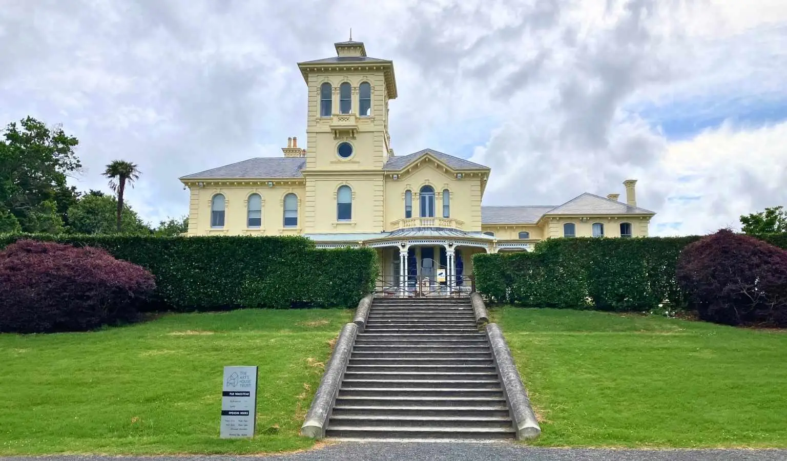 Pah Homestead walk in Auckland