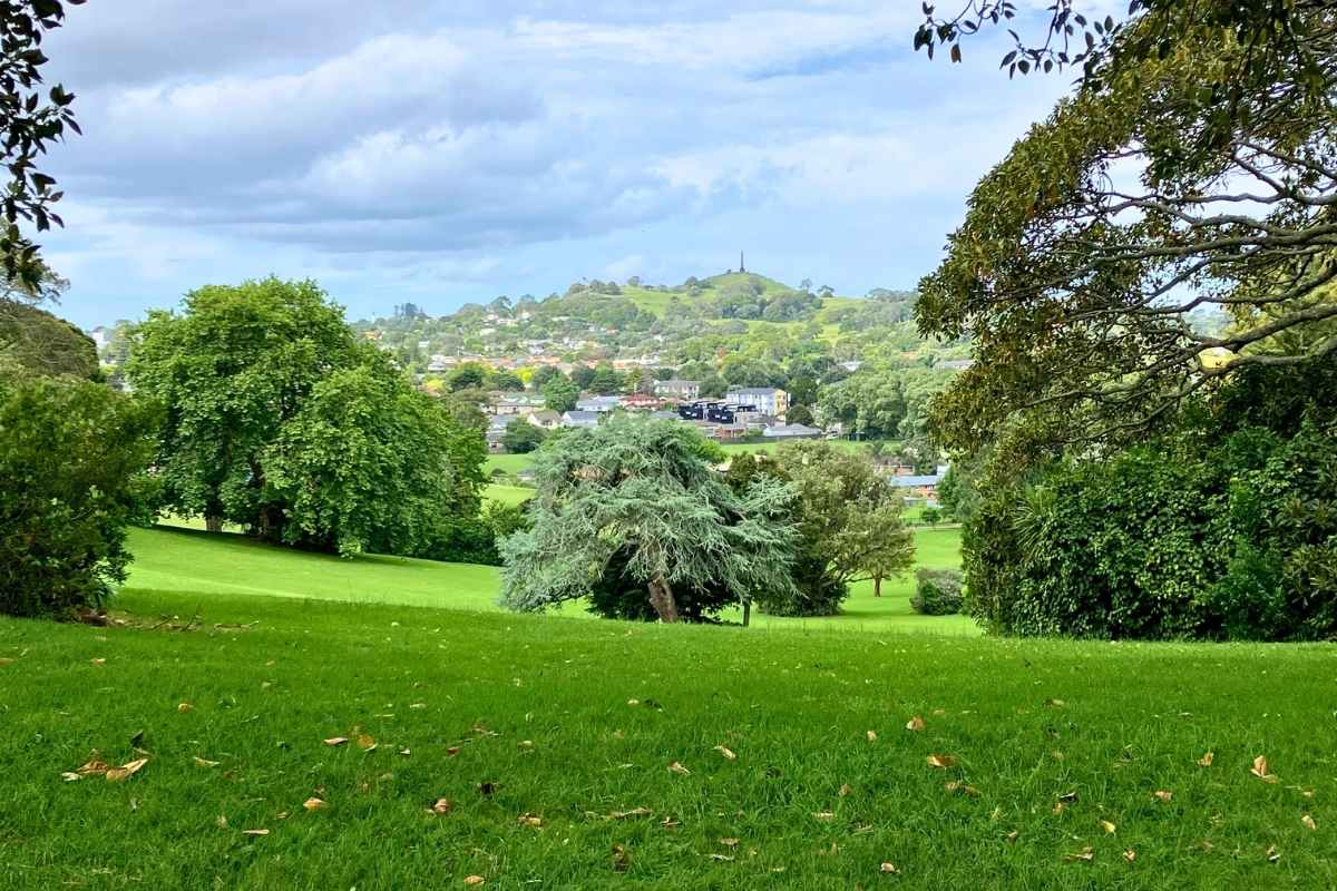 Pah Homestead walk in Auckland