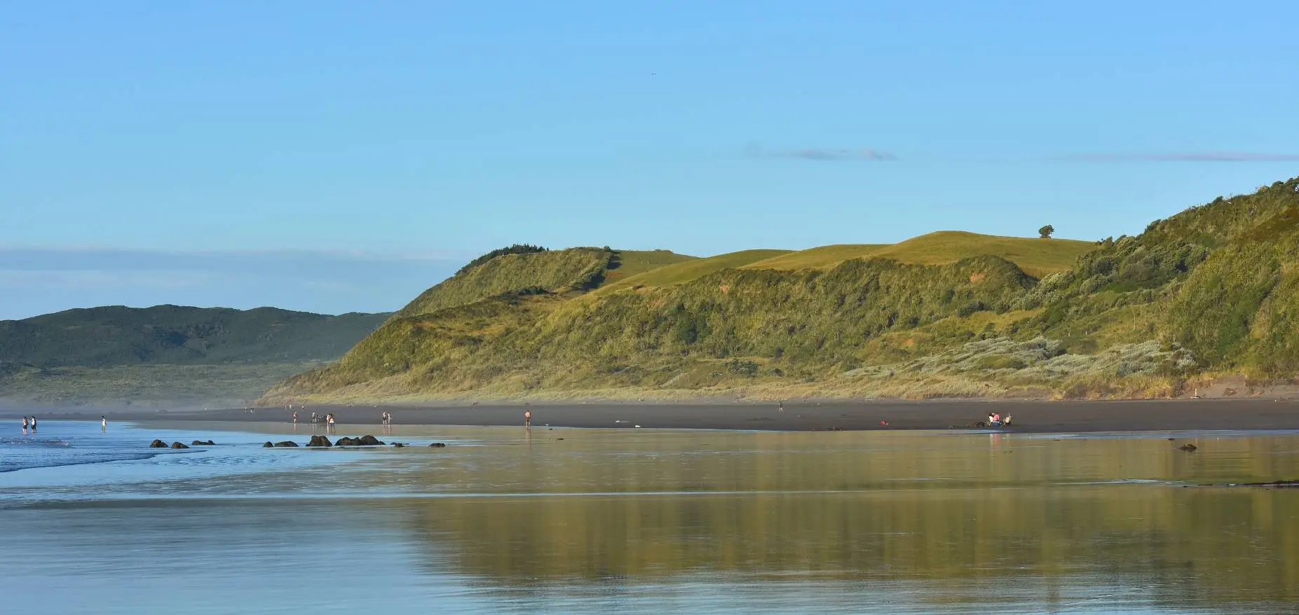 Ngarunui Beach in Raglan